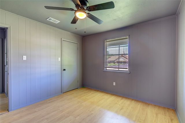 101 Mcbride Street, Lone Oak, TX 75453