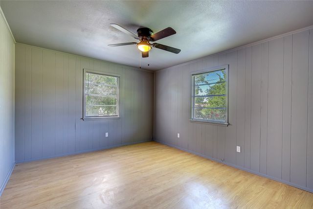 101 Mcbride Street, Lone Oak, TX 75453