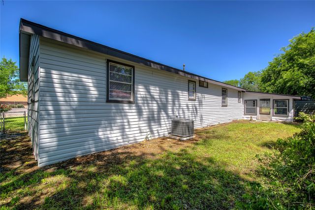 101 Mcbride Street, Lone Oak, TX 75453