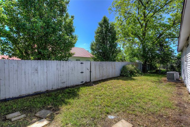 101 Mcbride Street, Lone Oak, TX 75453