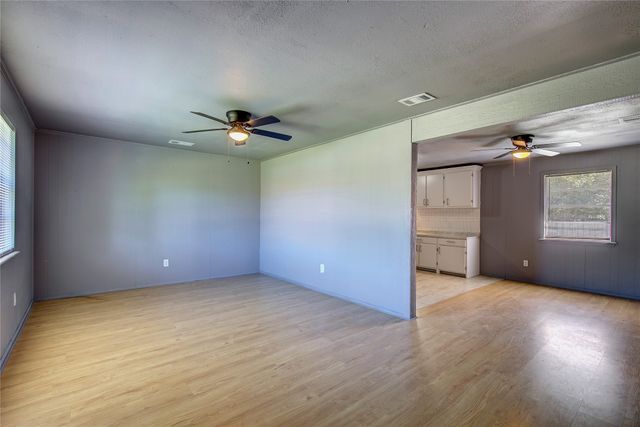 101 Mcbride Street, Lone Oak, TX 75453