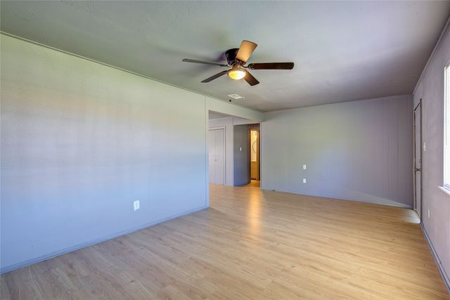 101 Mcbride Street, Lone Oak, TX 75453