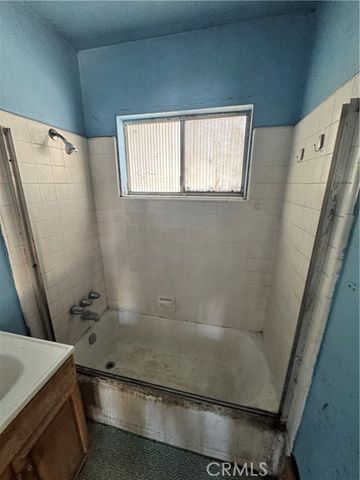 5703 E Hampton, Fresno, CA 93727