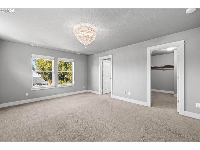 623 Ne 79TH Ave, Portland, OR 97213