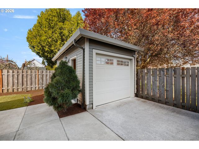 623 Ne 79TH Ave, Portland, OR 97213