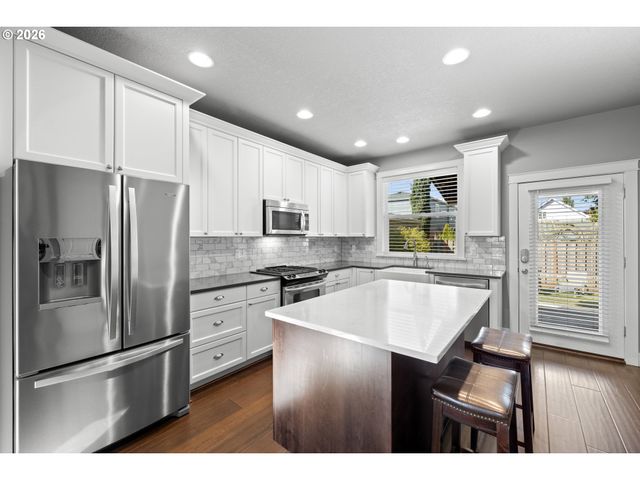 623 Ne 79TH Ave, Portland, OR 97213