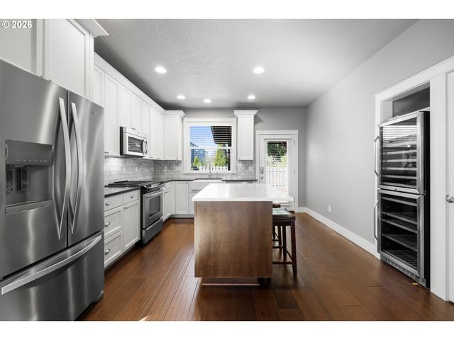 623 Ne 79TH Ave, Portland, OR 97213