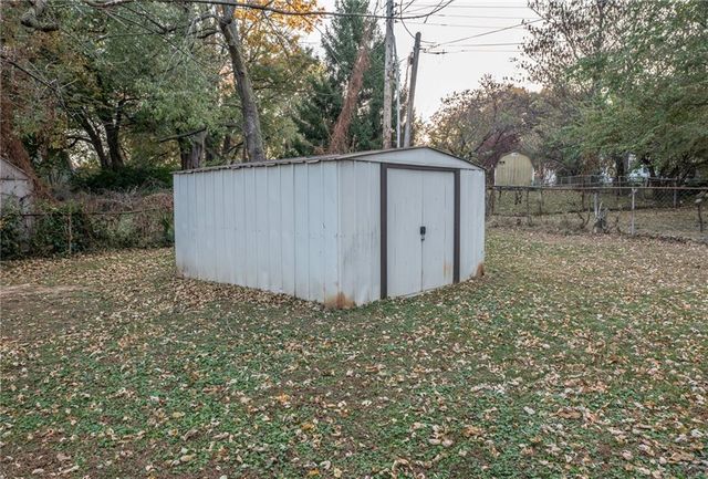 1110 N Swope Drive, Independence, MO 64056