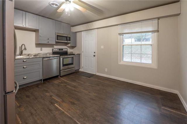 1110 N Swope Drive, Independence, MO 64056