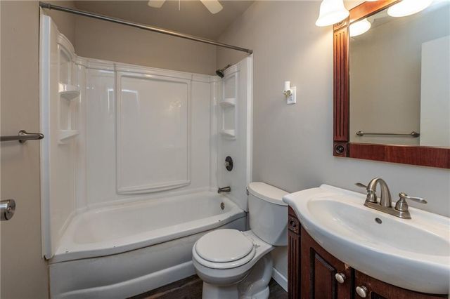 1110 N Swope Drive, Independence, MO 64056