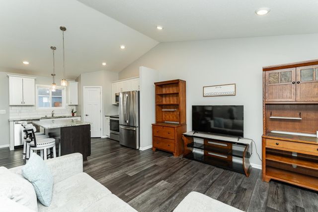 310 Sunnydale Lane SE, Rochester, MN 55904