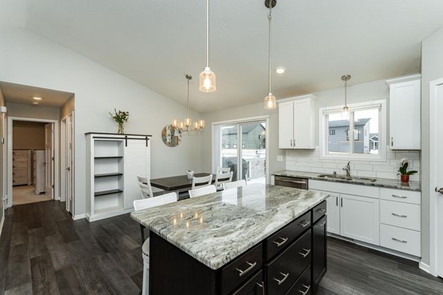 310 Sunnydale Lane SE, Rochester, MN 55904