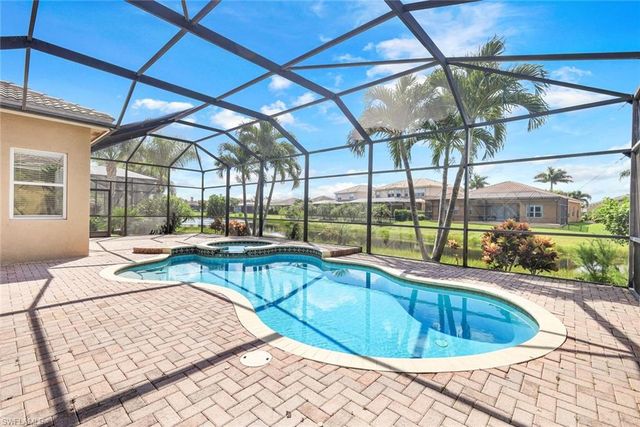 6592 Marbella LN, Naples, FL 34105