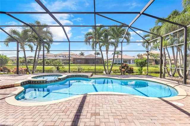 6592 Marbella LN, Naples, FL 34105