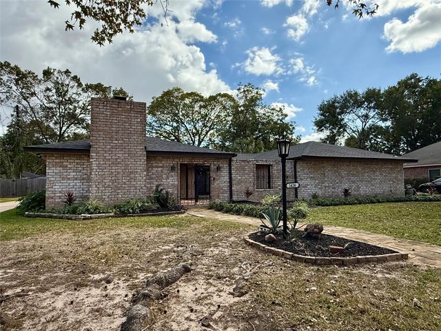1426 Antigua Lane, Nassau Bay, TX 77058