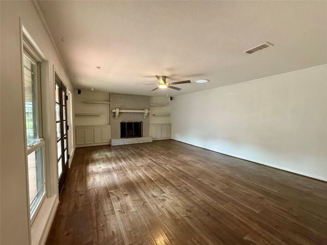 1426 Antigua Lane, Nassau Bay, TX 77058