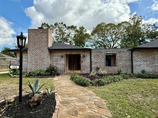 1426 Antigua Lane, Nassau Bay, TX 77058