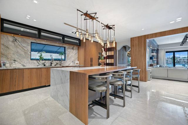 176 S Hibiscus Drive, Miami Beach, FL 33139