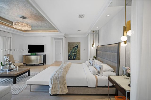 176 S Hibiscus Drive, Miami Beach, FL 33139