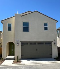 1122 Elevations Way W, Madera, CA 93636