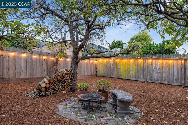 951 Yuba St, Richmond, CA 94805