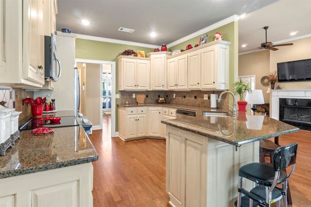 527 Clayton Oaks Drive, Benton, AR 72019