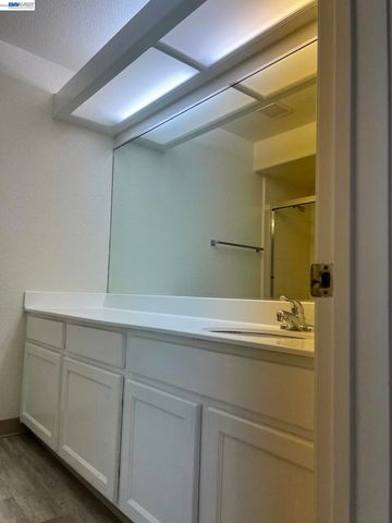21239 Gary Dr 202E, Hayward, CA 94546
