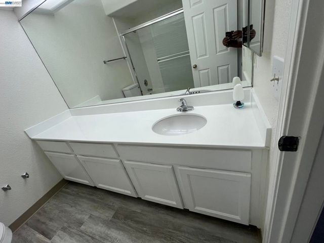 21239 Gary Dr 202E, Hayward, CA 94546