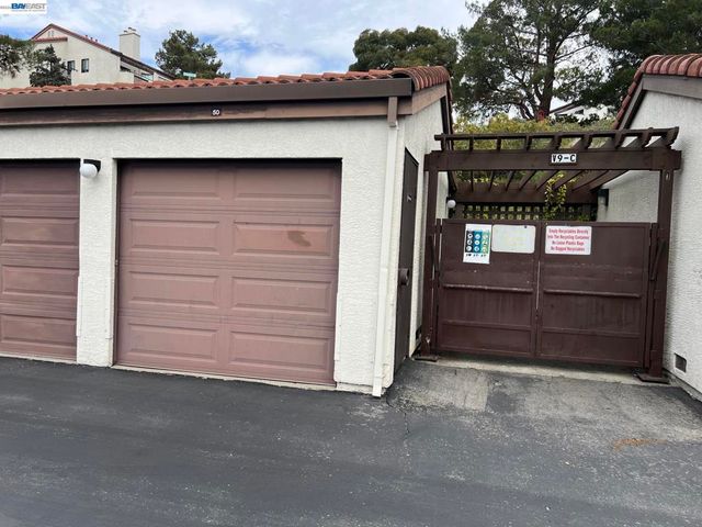 21239 Gary Dr 202E, Hayward, CA 94546