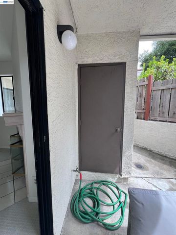 21239 Gary Dr 202E, Hayward, CA 94546