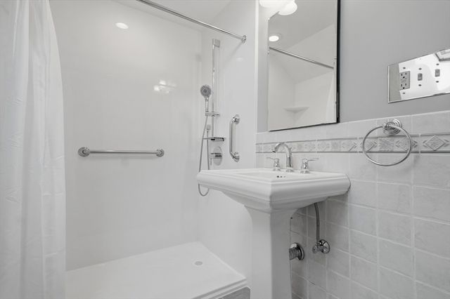 16 Cheswick Road, Arlington, MA 02474