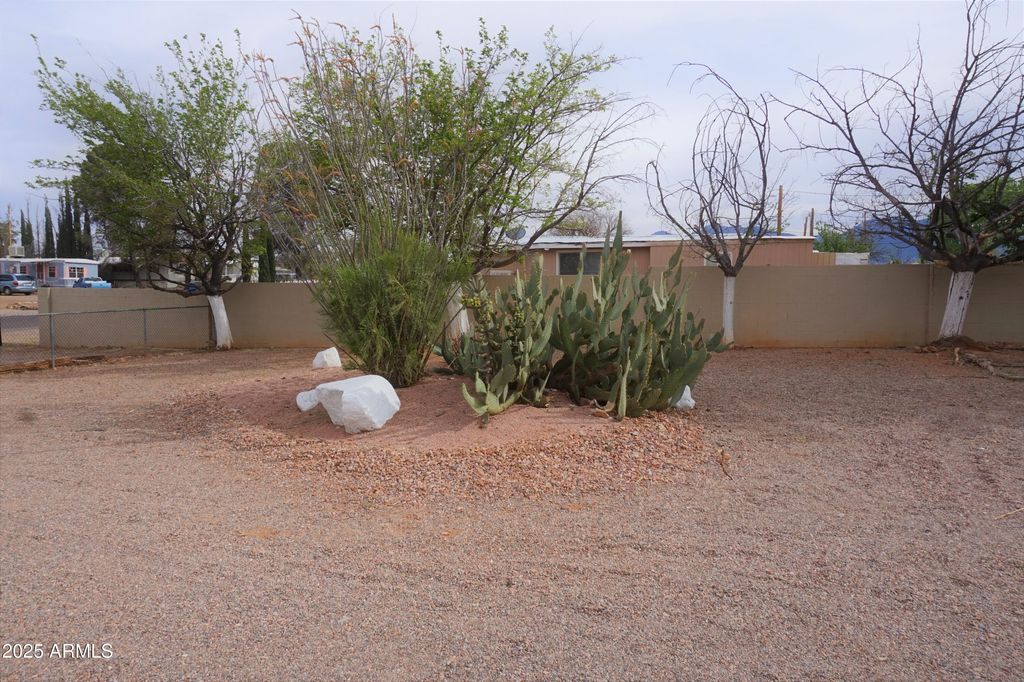 216 N CANYON Drive, Sierra Vista, AZ 85635