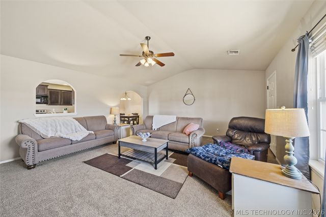 8662 S 262nd East Avenue, Broken Arrow, OK 74014