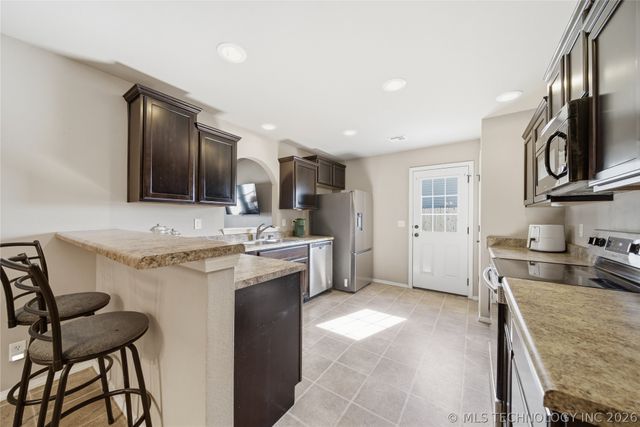 8662 S 262nd East Avenue, Broken Arrow, OK 74014