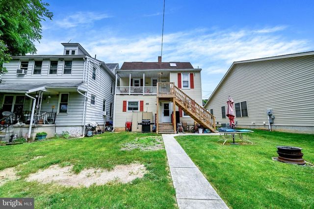 320 SPRING AVE, Hanover, PA 17331