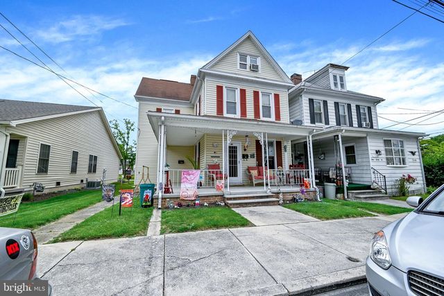 320 SPRING AVE, Hanover, PA 17331