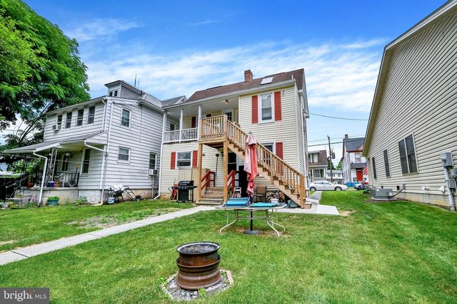 320 SPRING AVE, Hanover, PA 17331