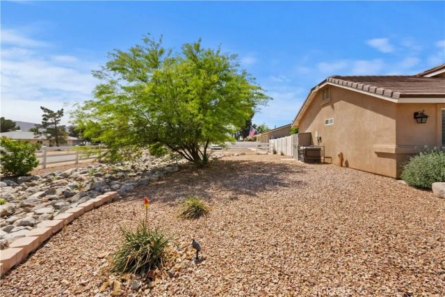 18155 Dunkirk, Hesperia, CA 92345