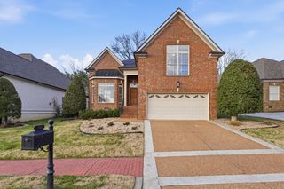 1106 Isaac Franklin Dr, Gallatin, TN 37066