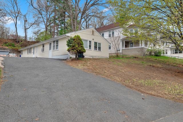 746-748 Alden St, Springfield, MA 01109