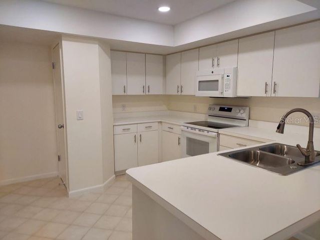 10 MASTERS COURT, Palm Coast, FL 32137