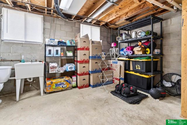 5705 Ogden Street, Omaha, NE 68104