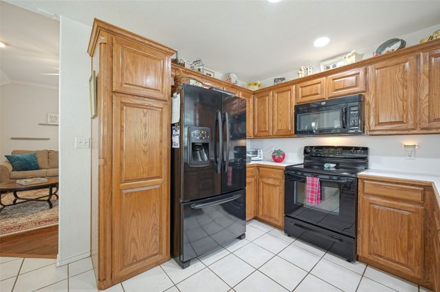 616 N Cherry Street, Aubrey, TX 76227