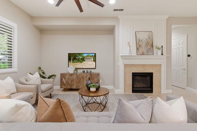 2499 Appleleaf Ln, Manteca, CA 95336