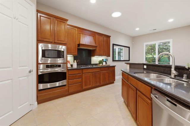 2499 Appleleaf Ln, Manteca, CA 95336