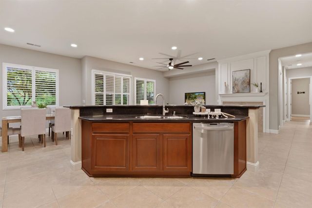 2499 Appleleaf Ln, Manteca, CA 95336