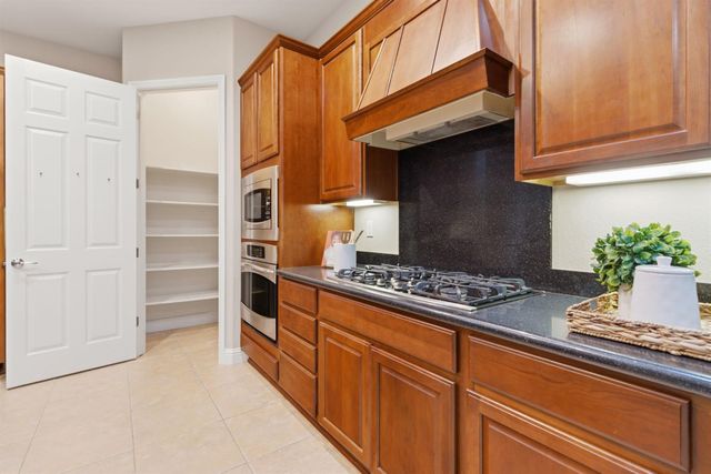 2499 Appleleaf Ln, Manteca, CA 95336