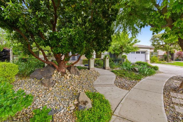 2499 Appleleaf Ln, Manteca, CA 95336