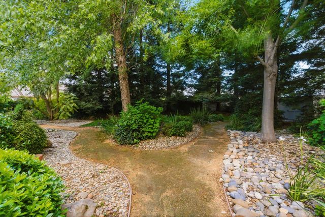 2499 Appleleaf Ln, Manteca, CA 95336