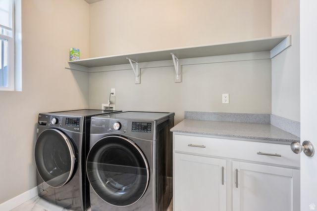 6778 W MEADOW GRASS DR, South Jordan, UT 84009